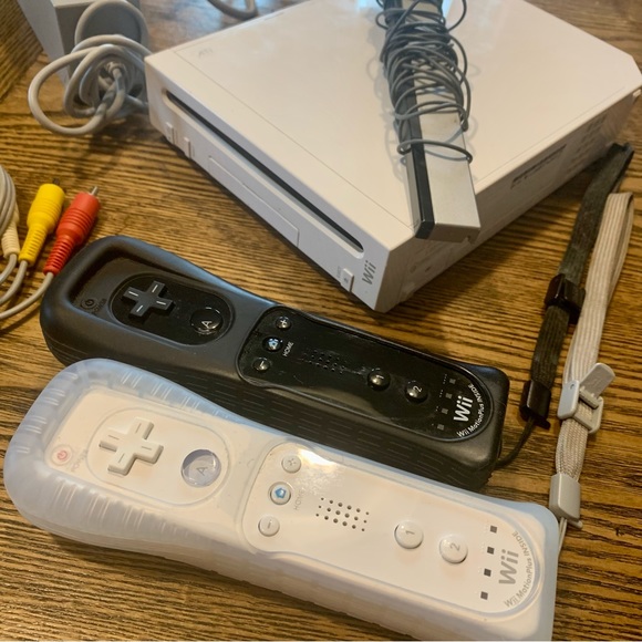Wii Bundle - Picture 2 of 5